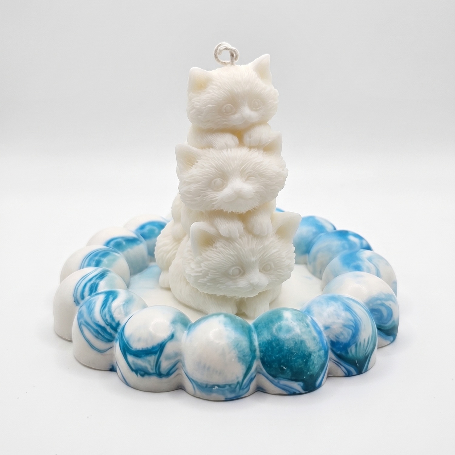 Kynttilä Kolme kissanpentua - Valkoinen / Kookos